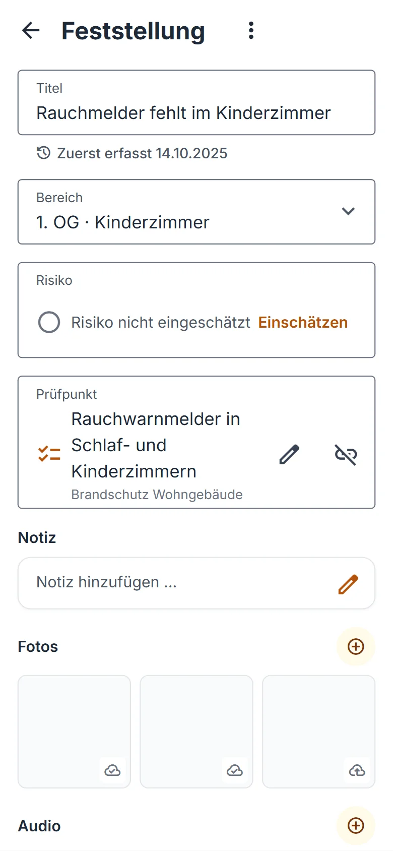 Feststellung in der App mit Titel, Bereich, Risiko und dem zugeordneten Prüfpunkt